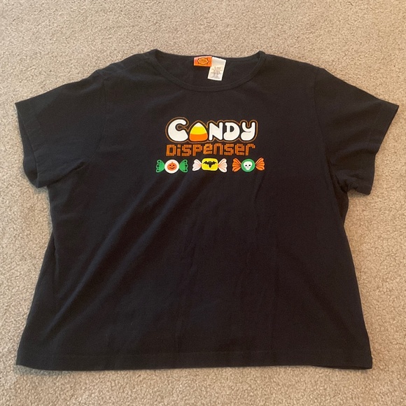 size XL, bust up to 42” inches, candy dispenser shirt, new 🍬 condition - Picture 3 of 6